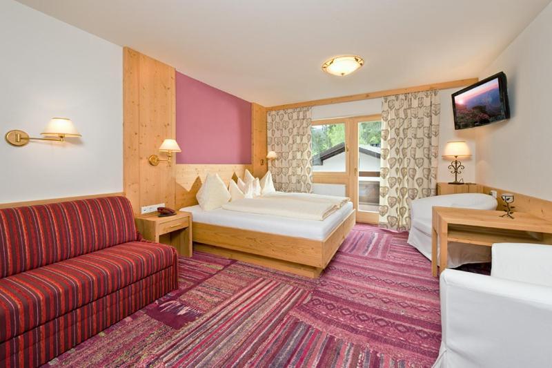 Landhotel Foehrenhof エルマウ エクステリア 写真