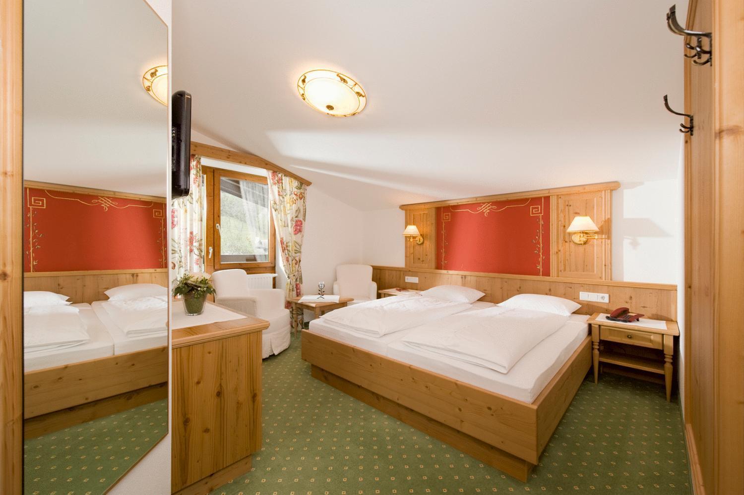 Landhotel Foehrenhof エルマウ エクステリア 写真