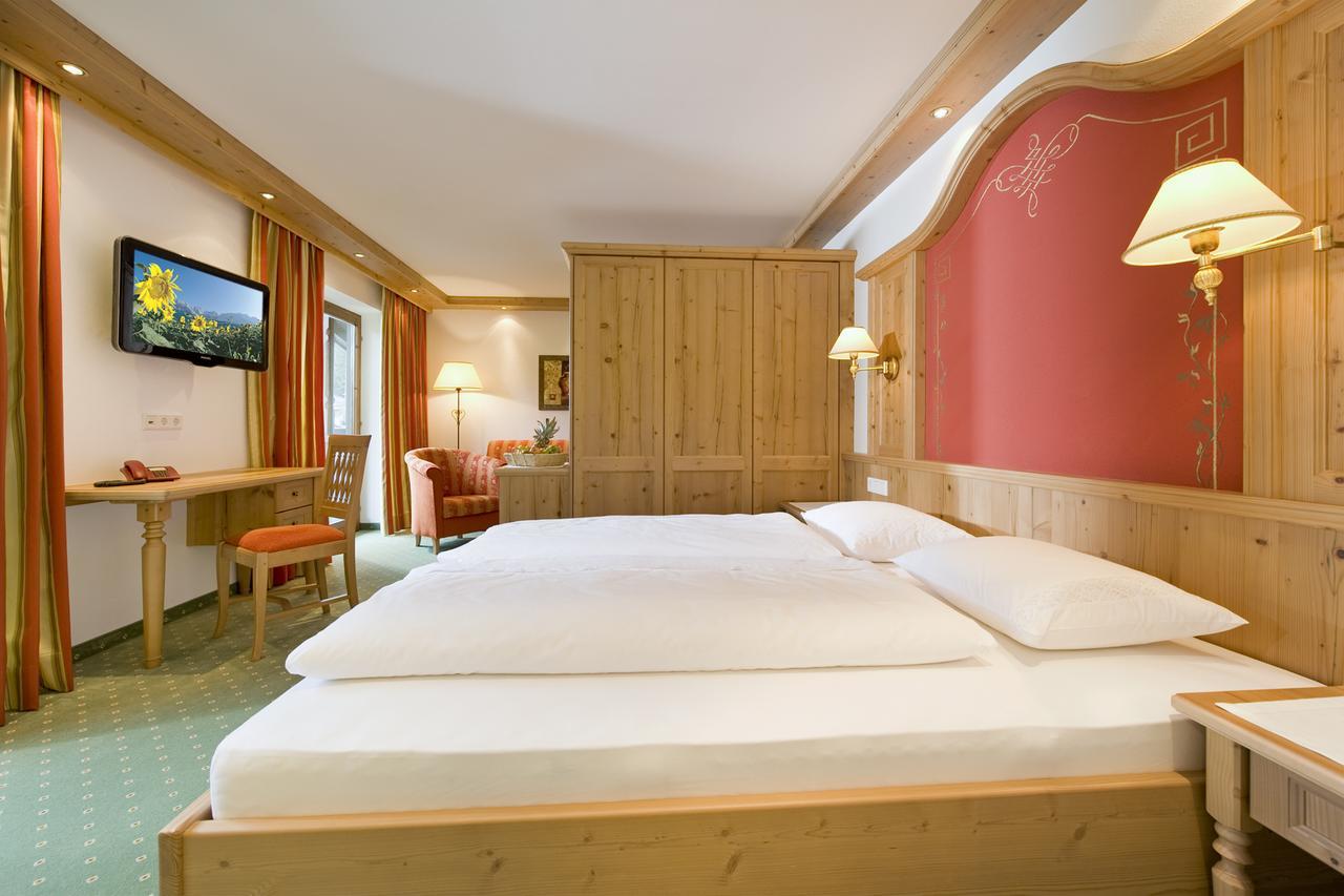 Landhotel Foehrenhof エルマウ エクステリア 写真